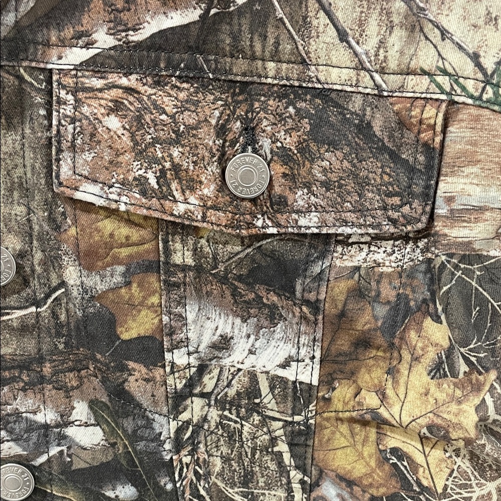 Women's Camo Utility Jacket - Picture 4 of 8